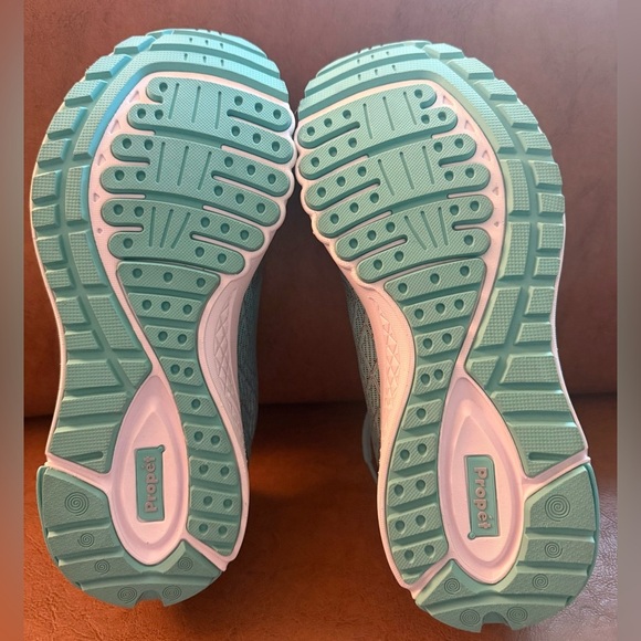 Propet Women’s One Walking Shoe Gray Mint Size 10 Orthotic Diabetic Friendly - Picture 6 of 6